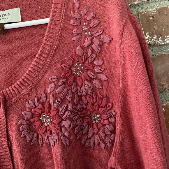 Women’s large appliquéd sweater - Picture 3 of 3